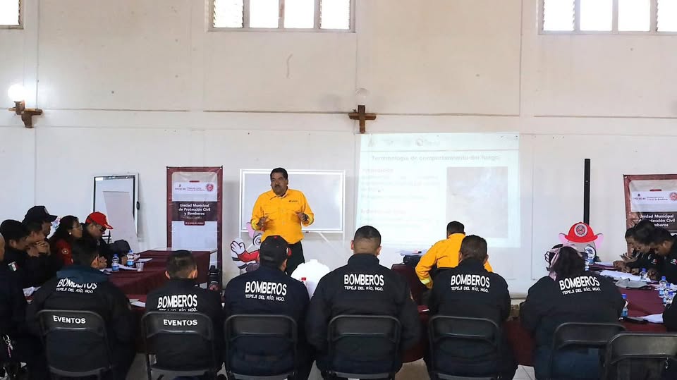 Funcionarios de Tepeji reciben capacitación Combatiente Forestal
