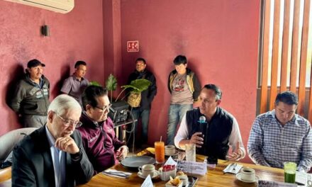 Cristhian Martínez participa en dialogo sobre el Parque Ecológico y de Reciclaje