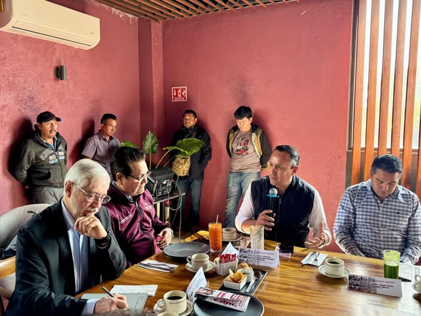 Cristhian Martínez participa en dialogo sobre el Parque Ecológico y de Reciclaje