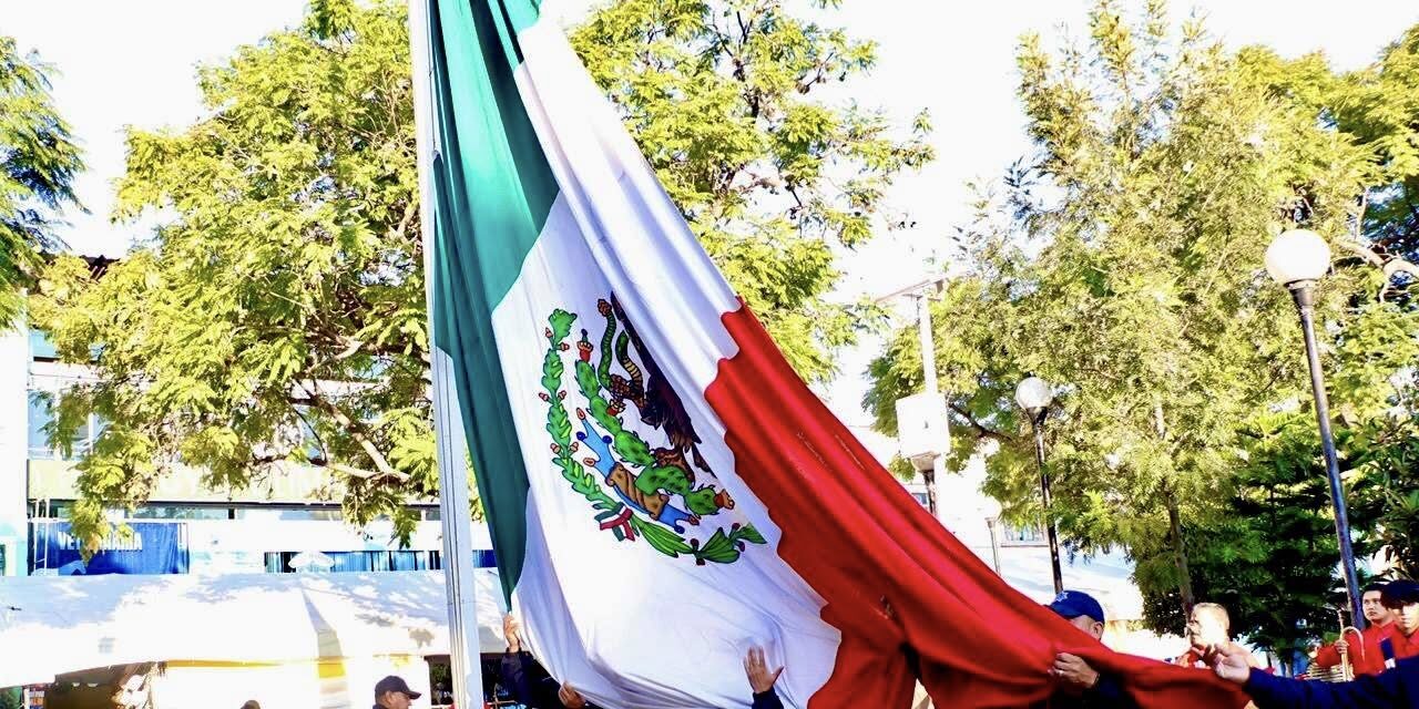 En Tula realizan el solemne izamiento de bandera para conmemorar el CXV aniversario de la Revolución Mexicana