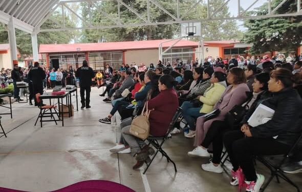 Imparten taller “Estilos de crianza libres de violencia” a madres de familia de la Técnica 54 de Tepeji
