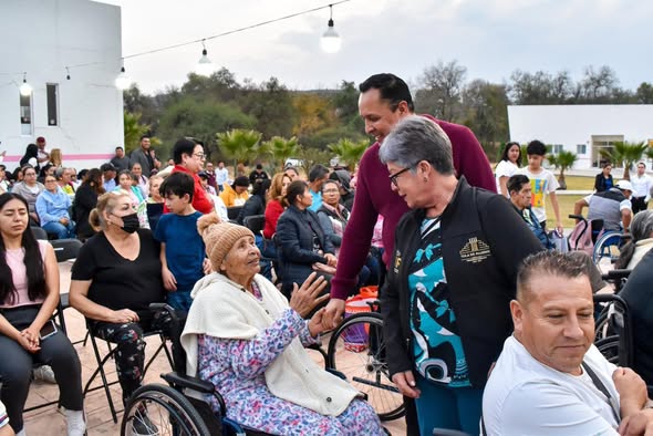 Gobierno de Tula de Allende y DIF Municipal reciben donación de sillas de ruedas