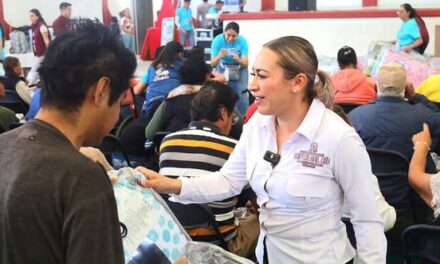 Entregan apoyo a personas con discapacidad y pacientes con Insuficiencia renal en Tepeji del Río