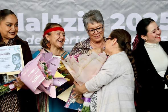 Entregan Presea Xiuhuhtlazlin en Tula de Allende