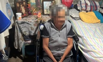 Entegan sillas de ruedas a familias de la colonia 16 de Enero en Tula de Allende