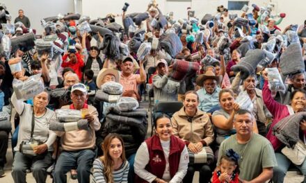 Entregan 250 kits invernales a vecinos de Santa María Magdalena