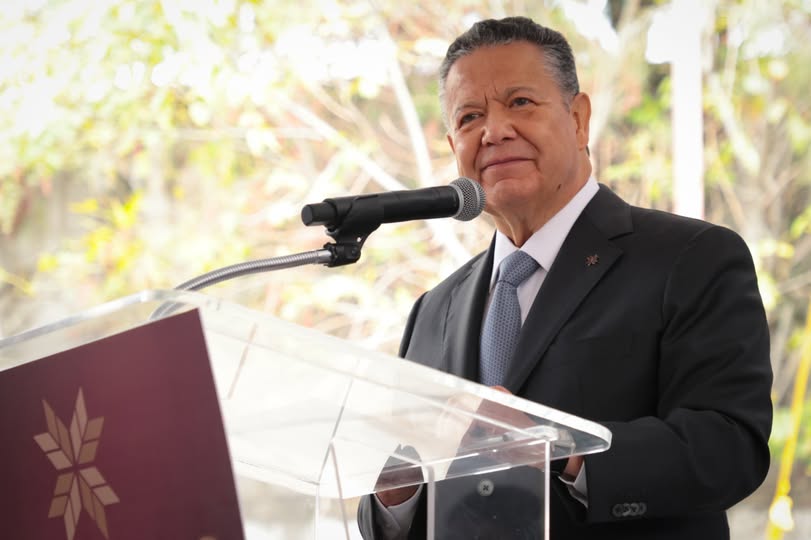 Julio Menchaca renueva compromiso con las personas con discapacidad