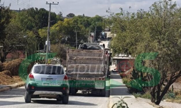 Bloquean calle en Bomintzhá por daños en la arteria vial