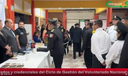 Entrega de certificados y credenciales del Ciclo de Gestión del Voluntariado Nacional de la Cruz Roja.