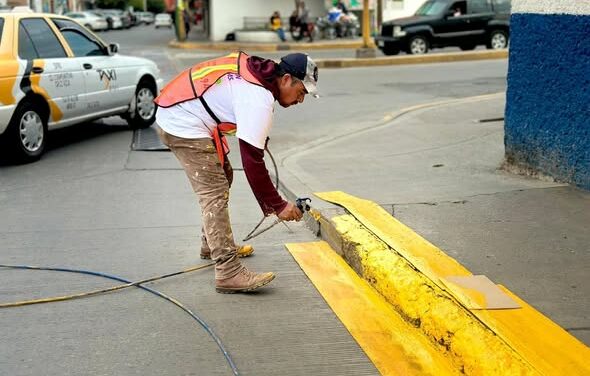 Realizan trabajos de balizamiento en el primer cuadro de Tula