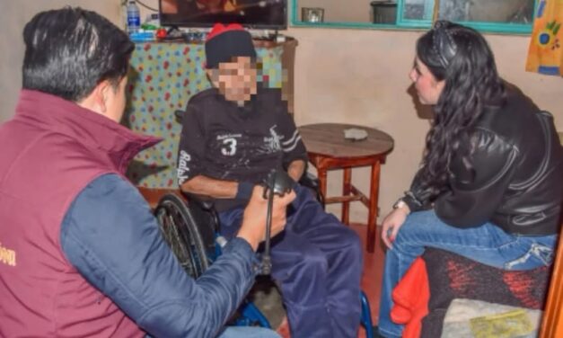 Entregan sillas de ruedas en Tula de Allende