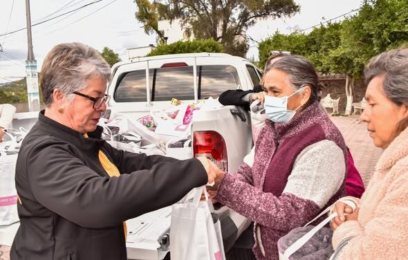 DIF Tula entrega apoyos a vecinos de Pueblo Nuevo