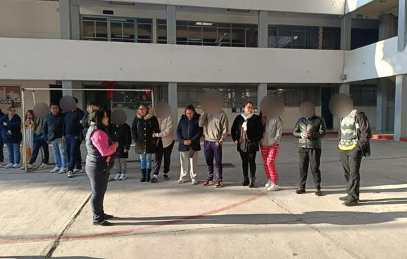 Imparten taller «Relaciones familiares» en la preparatoria Sara Robert