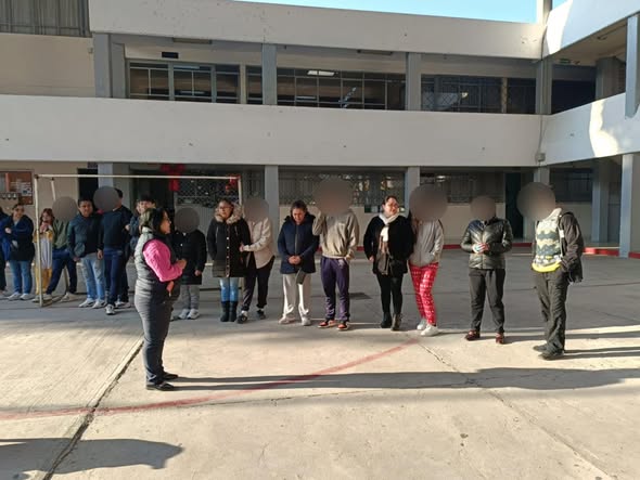 Imparten taller «Relaciones familiares» en la preparatoria Sara Robert