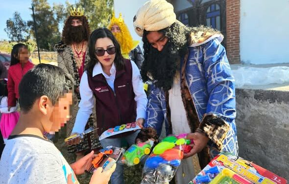 Los Reyes Magos visitan la comunidad de Canoas