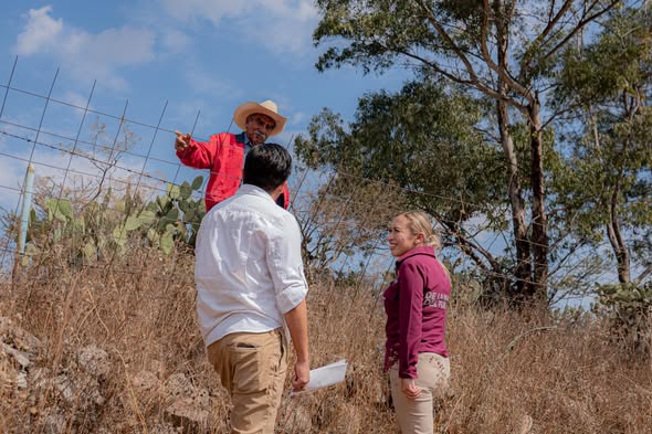 Alcaldesa de Tepeji supervisa Proyecto de Agua Potable en la Colonia Tinajas