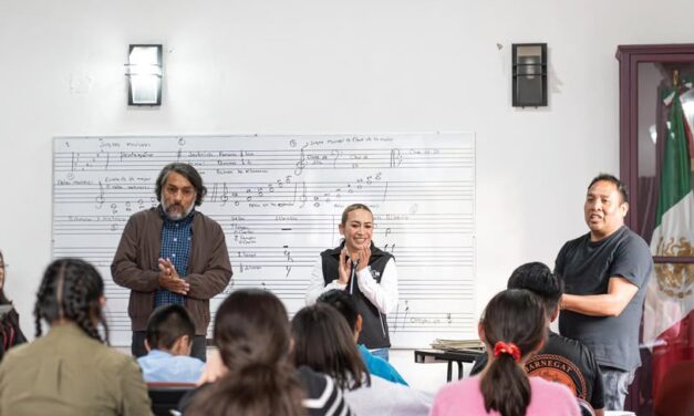 Tania Valdez visita al Centro Cultural Jaime Mejía Servín