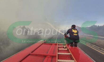 Bomberos de Atotonilco de Tula atienen reporte de incendio a la altura de Cañada