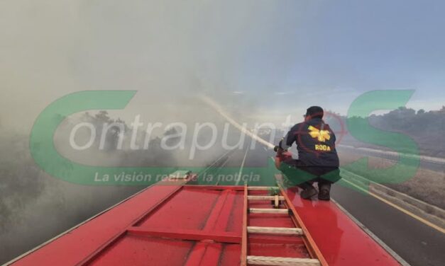 Bomberos de Atotonilco de Tula atienen reporte de incendio a la altura de Cañada