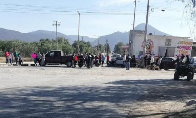 Vecinos de Atotonilco de Tula exígen conclusión de obra carretera