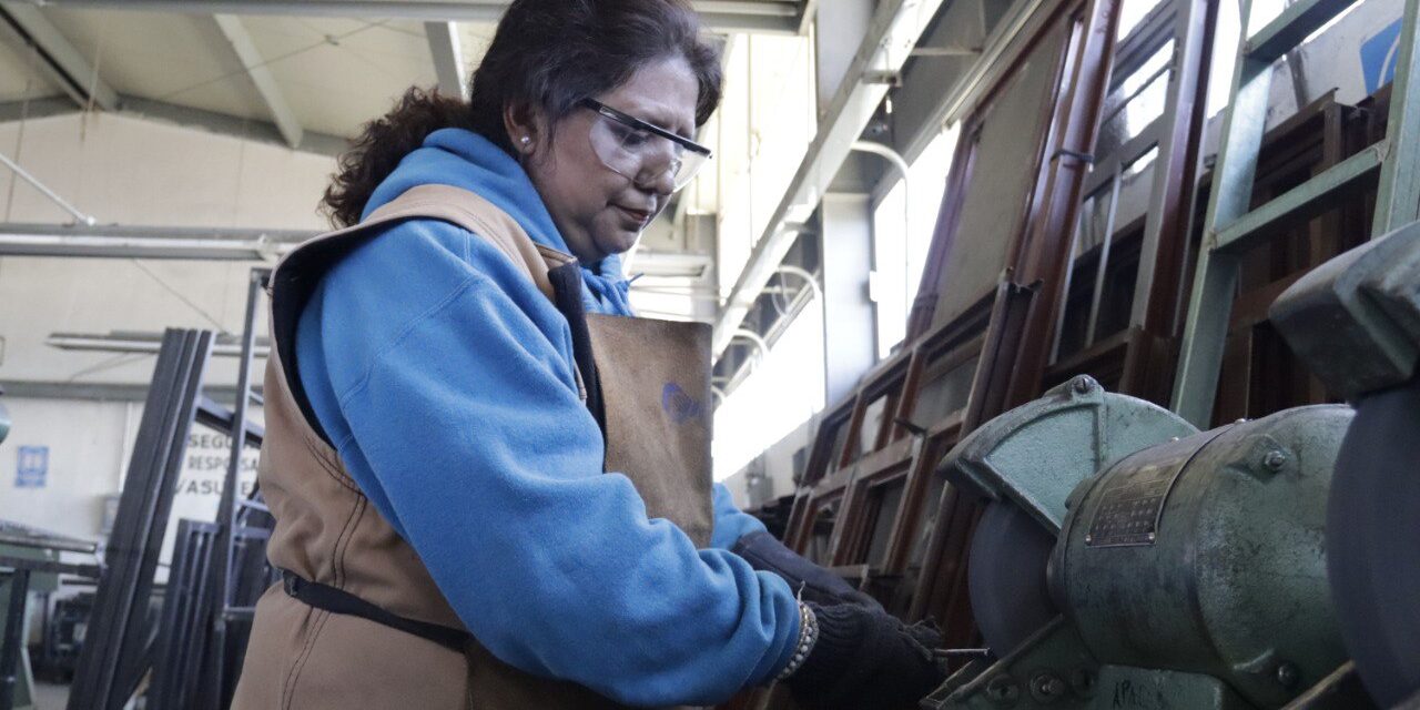 Incrementa colocación de mujeres en empleos formales