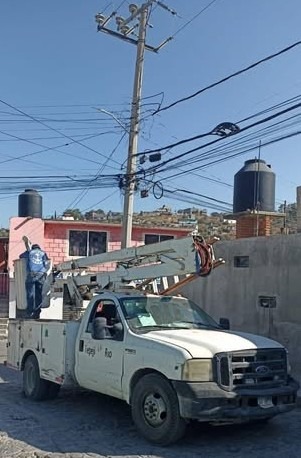 Reemplazan 6 luminarias y reparan 51 más en San Mateo y Lomas de la Cantera