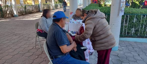 Continúan acciones de prevención y cuidado de la salud en comunidades de Atotonilco de Tula