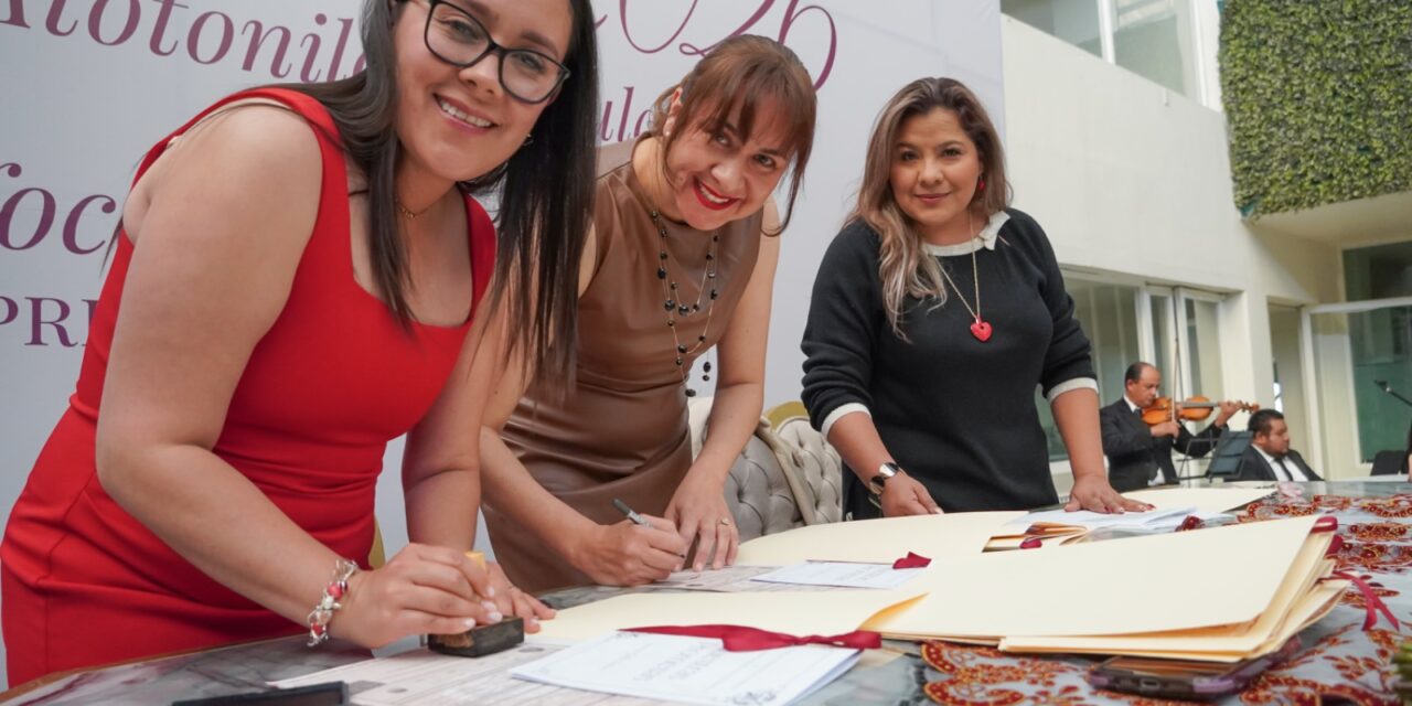18 parejas formalizan su unión civil en Atotonilco de Tula