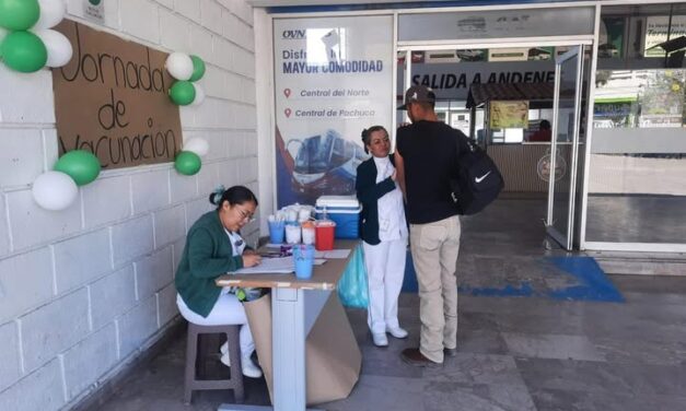Instalan Puesto de Vacunación en la Central de Autobuses de Tepeji