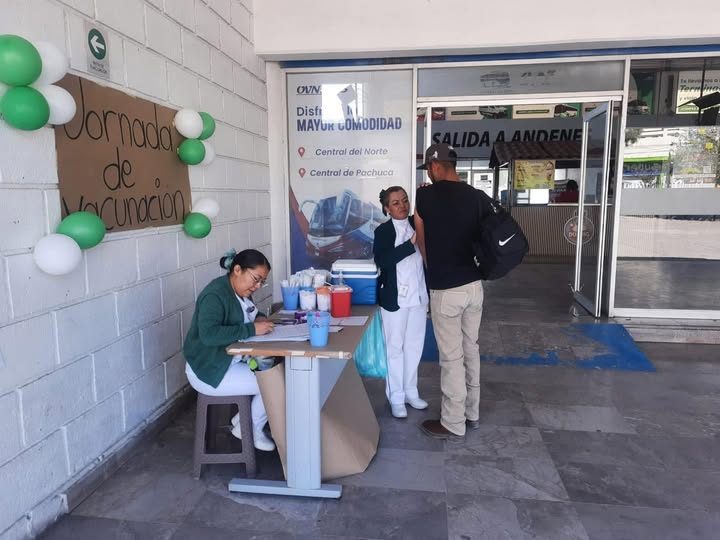 Instalan Puesto de Vacunación en la Central de Autobuses de Tepeji