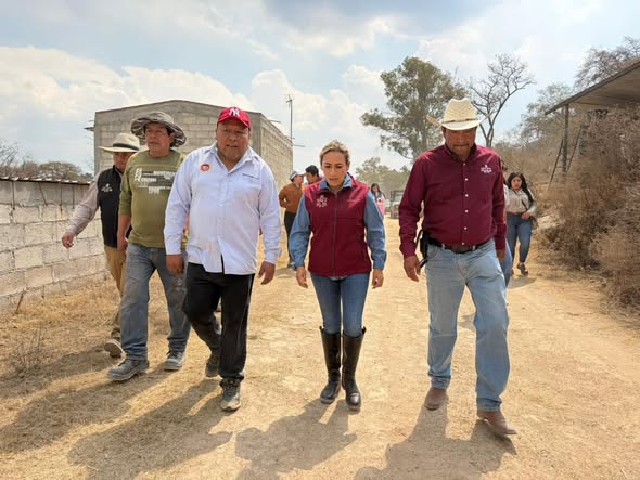 Acondicionan camino ejidal en Tepeji del Río