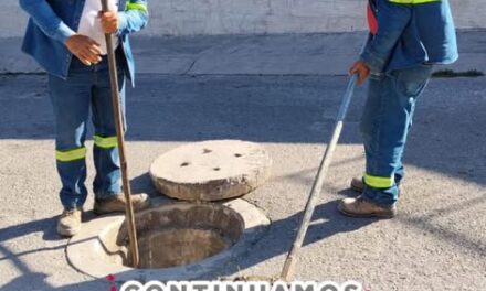 Personal de CAAMTROH realiza labores de desazolve en la red de drenaje del El Paríso