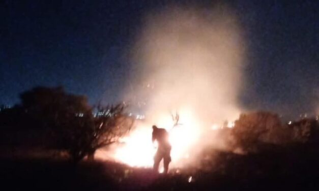 Bomberos Tula trabajan en combatir incendio en la localidad de Santa María Ilucán