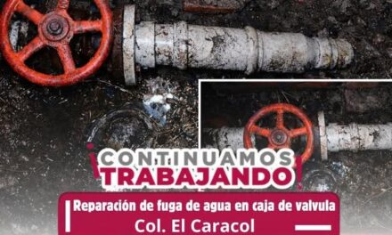 Personal de la Comisión de Agua de Tepeji, concluye trabajos de reparación de fuga de agua en El Caracol