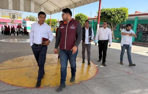Verifican las condiciones de la infraestructura de la escuela Melchor Ocampo en Tepeji