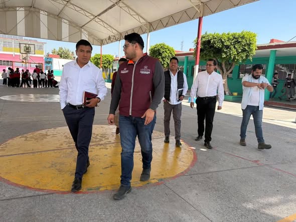 Verifican las condiciones de la infraestructura de la escuela Melchor Ocampo en Tepeji