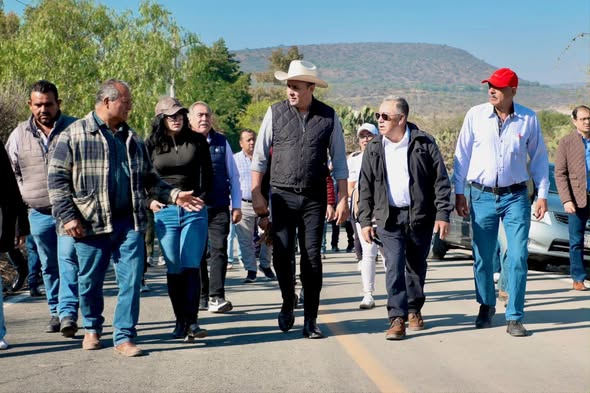 Cristhian Martínez recorre obra en Xitejé de Zapata y fortalece vínculos con las comunidades