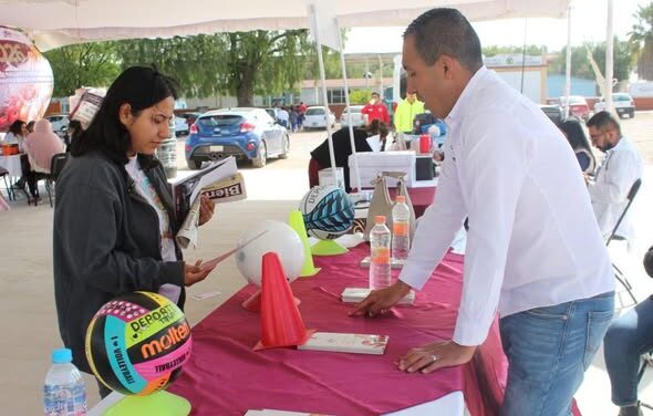 Acercan atención y trámites a vecinos del La Cañada de Atotonilco de Tula