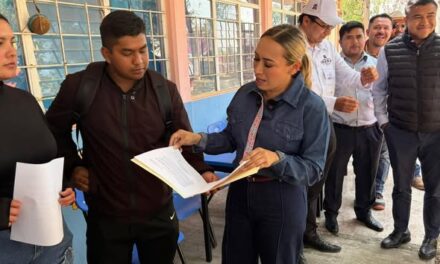 Alcaldesa de Tepeji realiza gira de trabajo por la comunidad de Miraflores