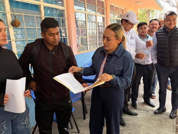 Alcaldesa de Tepeji realiza gira de trabajo por la comunidad de Miraflores