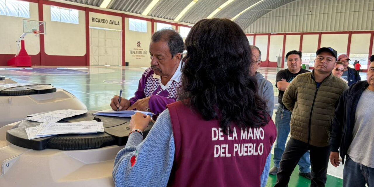 Entregan apoyos adquiridos a bajo costo en Tepeji del Río