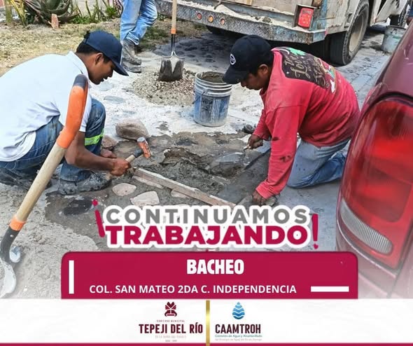 Personal de la Comisión de Agua de Tepeji realiza trabajos de bacheo tras reparaciones de fugas