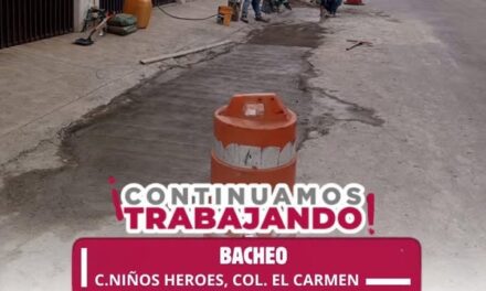 CAAMTROH inicia trabajos de bacheo en la calle Niños Héroes de la colonia El Carmen