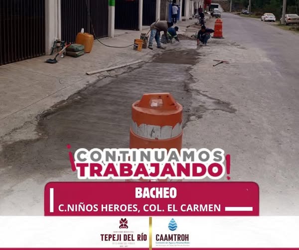 CAAMTROH inicia trabajos de bacheo en la calle Niños Héroes de la colonia El Carmen