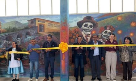 Inauguran mural es escuela primaria de Tepeji del Río