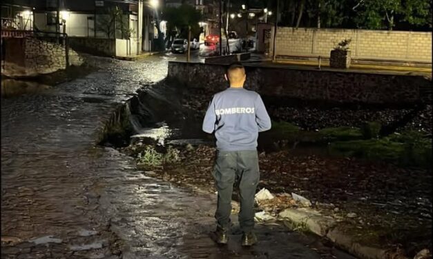 Monotorean niveles en ríos tras lluvias en Tepeji del Río