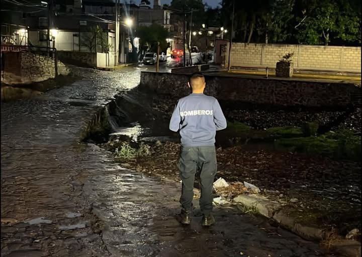 Monotorean niveles en ríos tras lluvias en Tepeji del Río