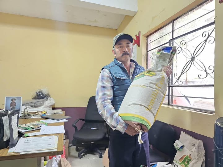 Entregan en Tepeji del Río apoyos del programa de semillas de maíz a bajo costo