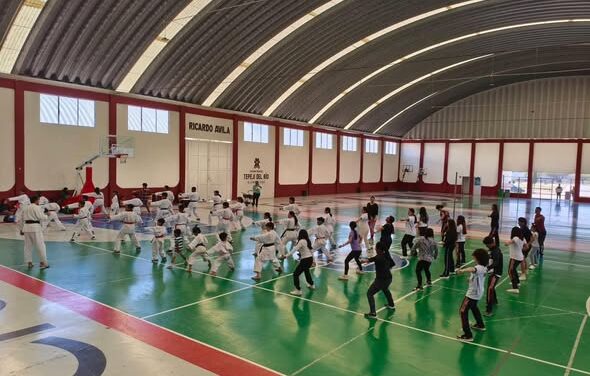 Gran participación en la clase de artes marciales impartida en Tepeji del Río