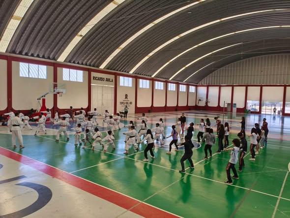 Gran participación en la clase de artes marciales impartida en Tepeji del Río